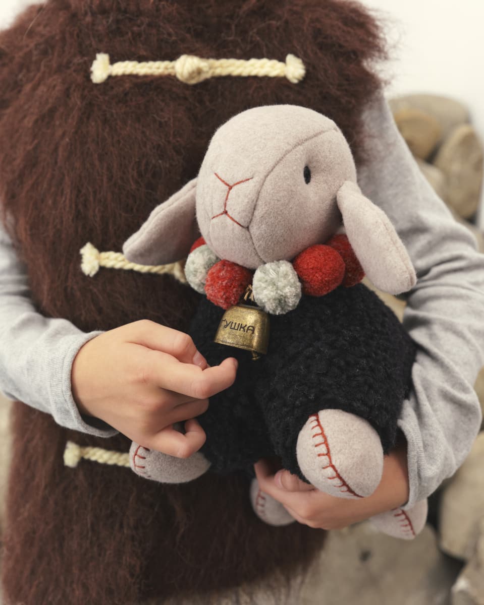 Ягнятко з вовни велике-4